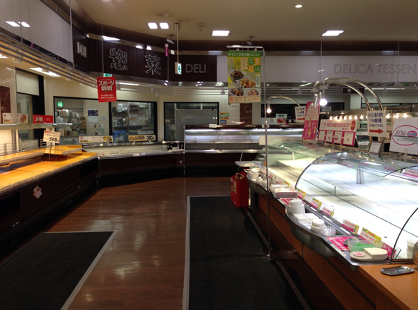 雪の日のイオンの食料品売り場
