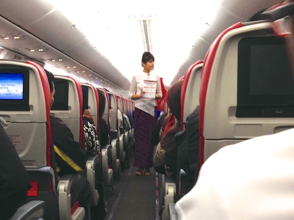 IMG_1560バティク航空のCAさん