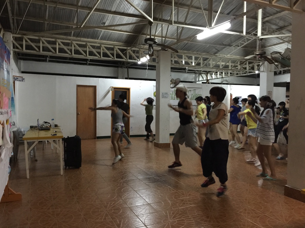 BAYSIDE English Cebu RPCのZumba