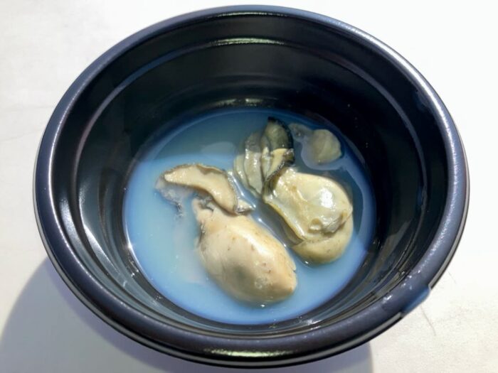 魚ジャパンフェスティバル2026の宮城県 石巻魚市場買受人旅同組合青年部 大粒牡蠣のうしお煮