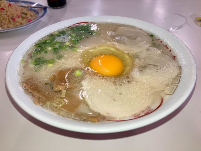 丸幸ラーメンセンターの特製ラーメン(650円)