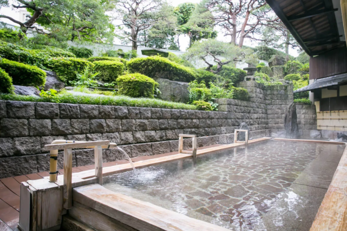 湯の坂 久留米温泉の露天風呂